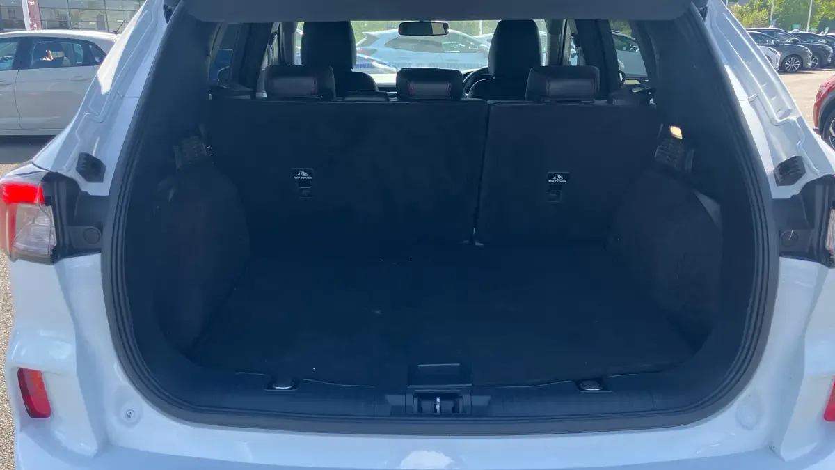 Used Ford Kuga ST-Line X 190 HP (139 kW) 2023 White SUV