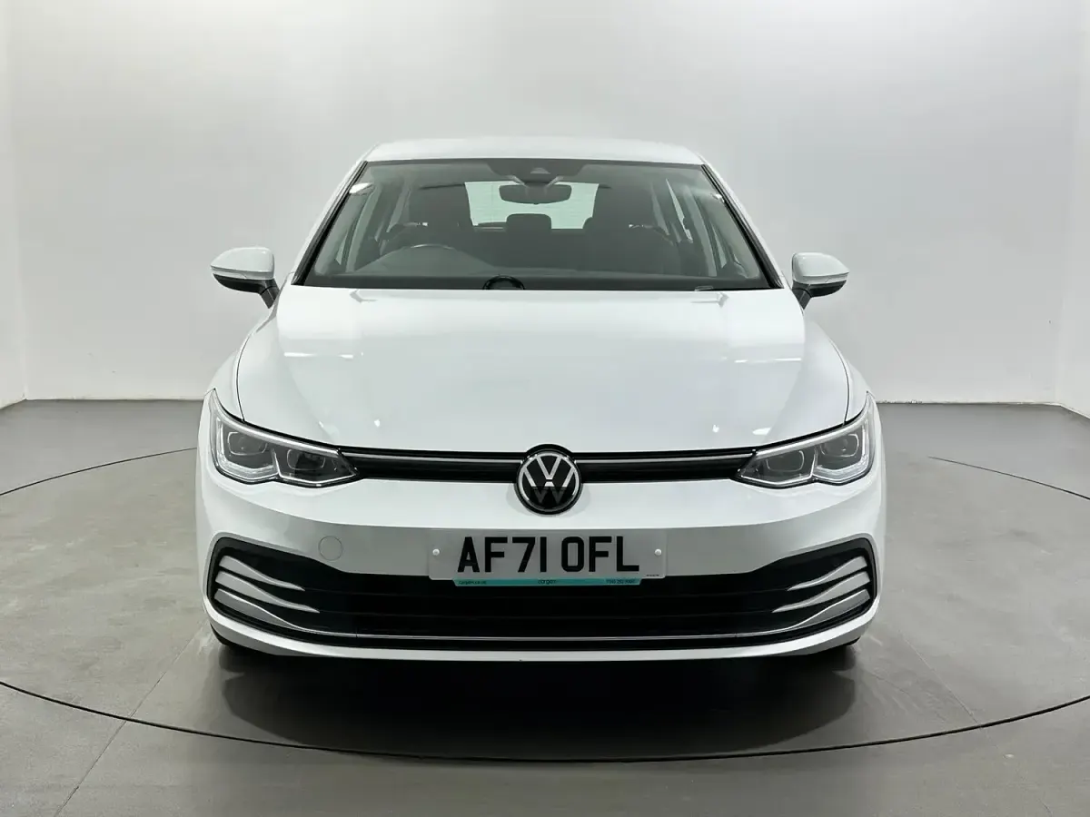 Used VW Golf VII Style 130 HP (95 kW) 2021 White Hatchback