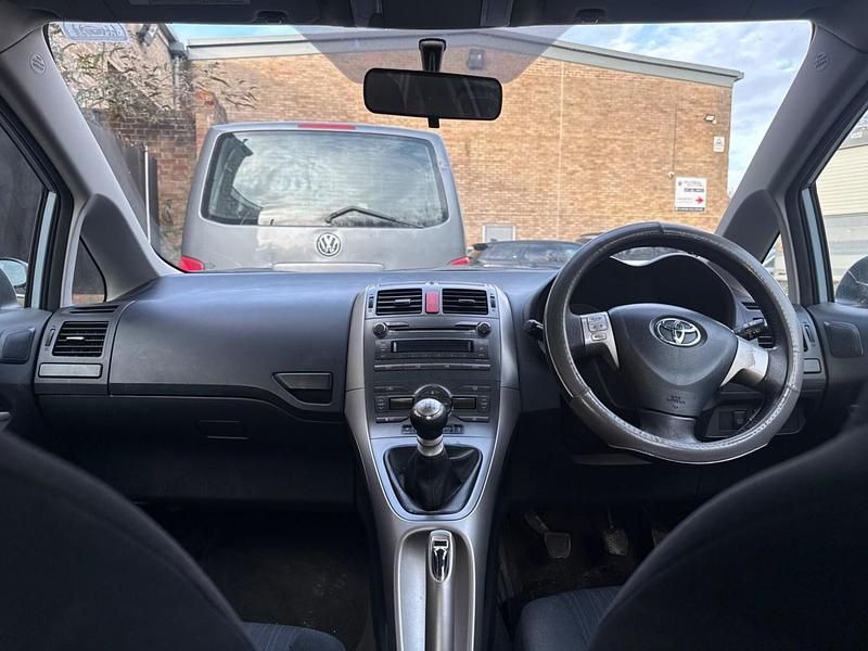 Used Toyota Auris 2010 Blue Hatchback