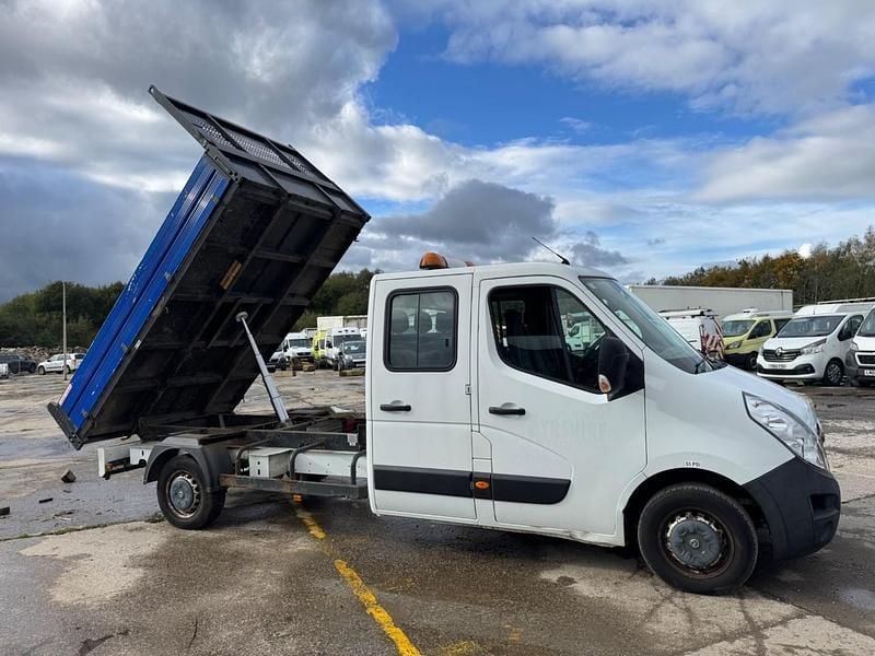 White Used 2016 Vauxhall Movano Van | £6,499 (Good price) - Image 1/4