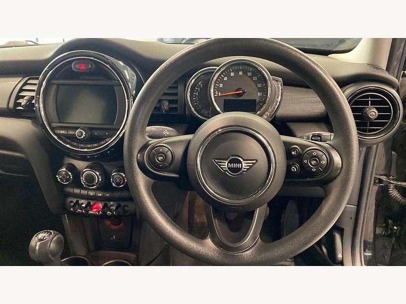 Used Mini Cooper Classic 136 HP (100 kW) 2018 Black Hatchback