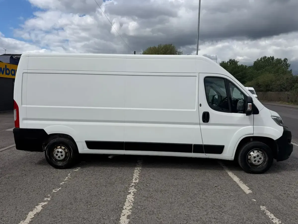 Begagnad Citroën Relay 140 HK (102 kW) 2020 Vit Van