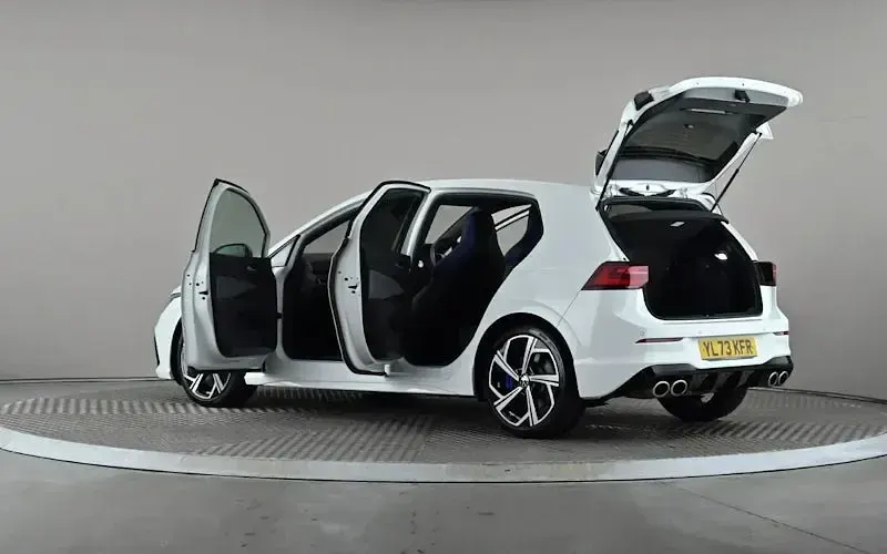 Used VW Golf VIII R 320 HP (235 kW) 2024 White Hatchback