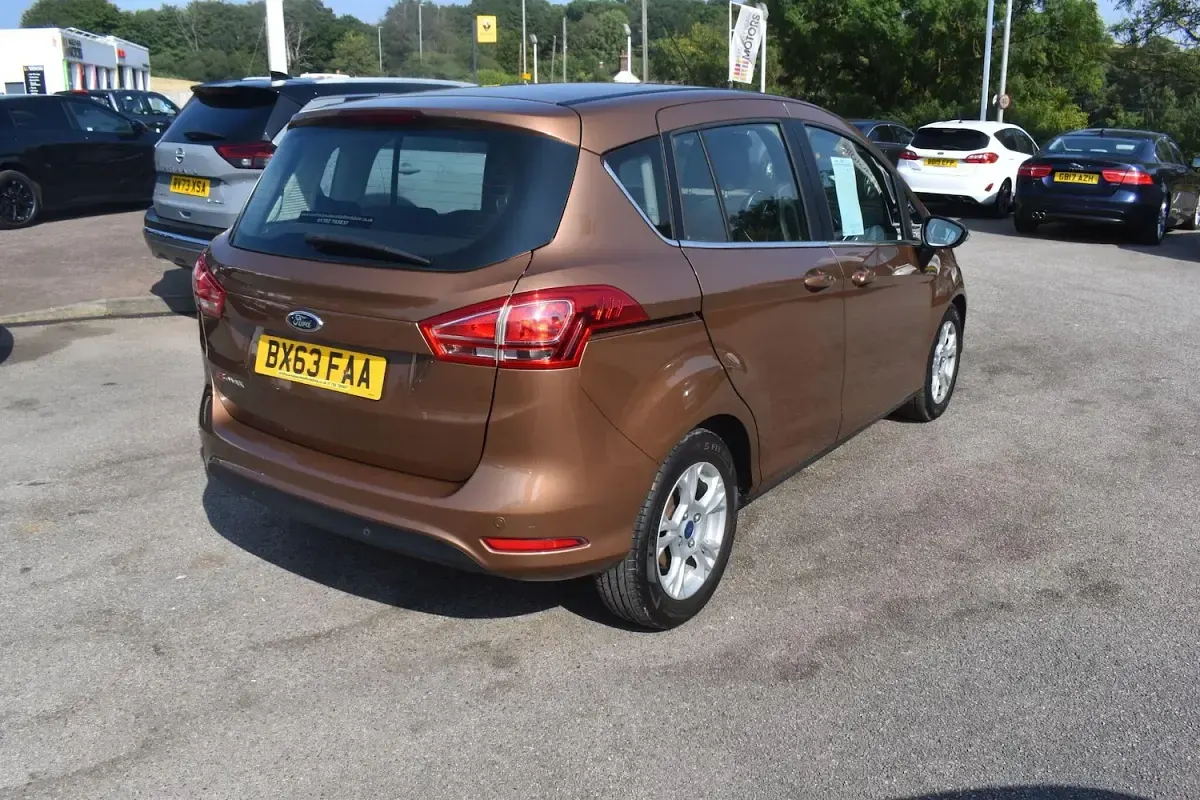Used Ford B-MAX Zetec 105 HP (77 kW) 2013 Gold MPV
