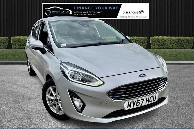 Used Ford Fiesta Zetec 70 HP (51 kW) 2017 Silver Hatchback