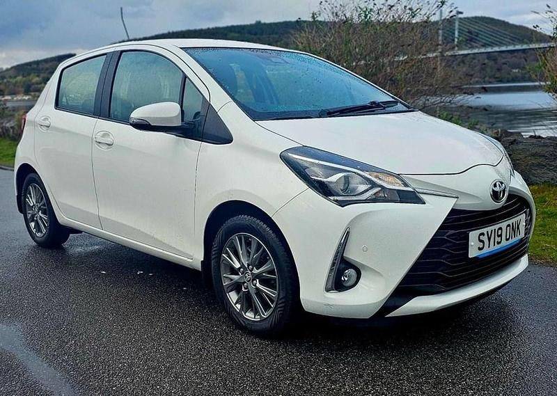 White Used 2019 Toyota Yaris Hatchback | £8,995 (Fair price) - Image 1/4