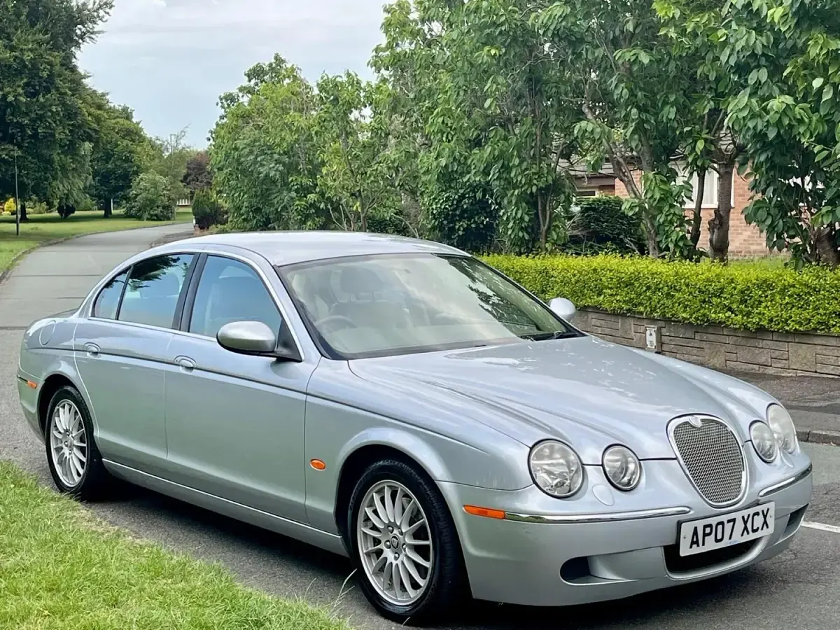 Usado Jaguar S-Type S 238 HP (175 kW) 2007 Prateado Sedan
