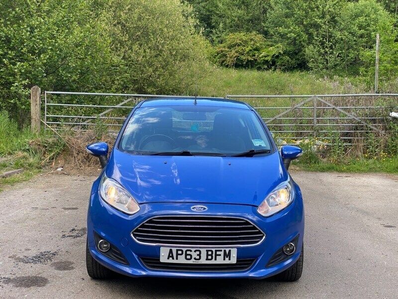 Blue Used 2013 Ford Fiesta Zetec Hatchback | £2,995 (Good price) - Image 1/4