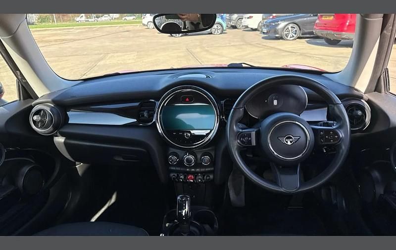 Used Mini Cooper Classic 134 HP (98 kW) 2022 Red Hatchback