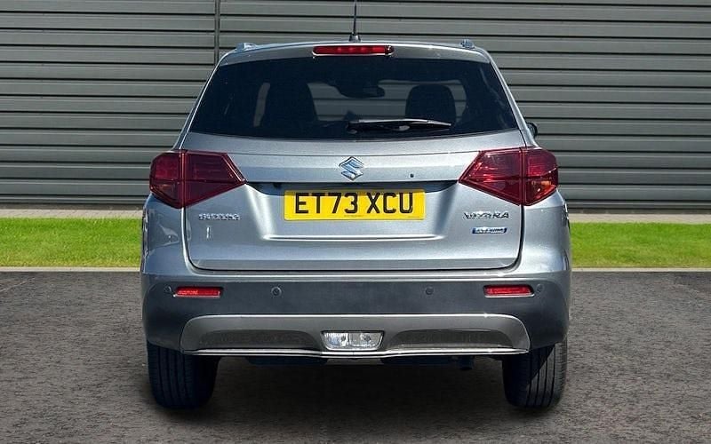 Käytetty Suzuki Vitara SZ5 129 HP (94 kW) 2023 Katumaasturi
