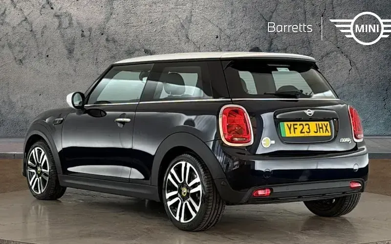 Used Mini Cooper Level 3 135 kW (184 HP) 2023 Hatchback