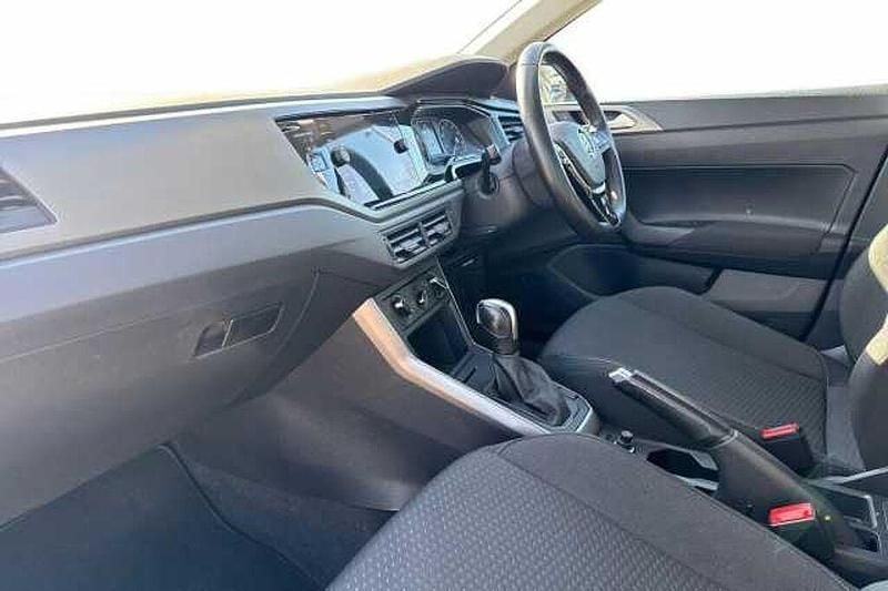 Used VW Polo SE 95 HP (69 kW) 2020 Silver Hatchback