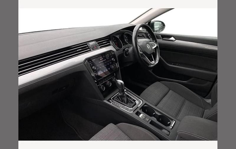 Used VW Passat SE 150 HP (110 kW) 2020 Black Sedan