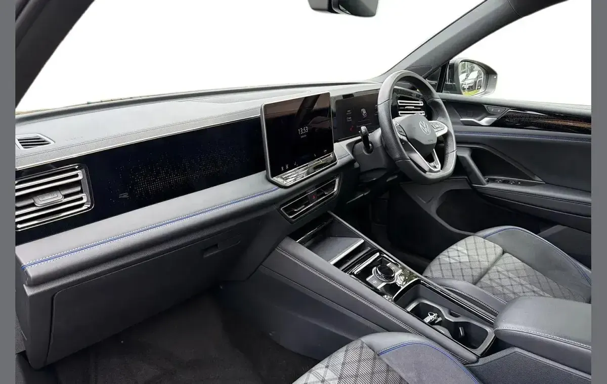 Used VW Tiguan R-line 147 HP (108 kW) 2025 Black SUV