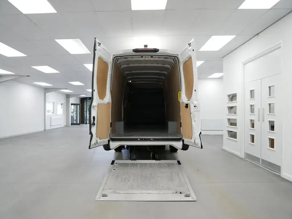 Used Iveco Daily 136 HP (100 kW) 2023 White Van