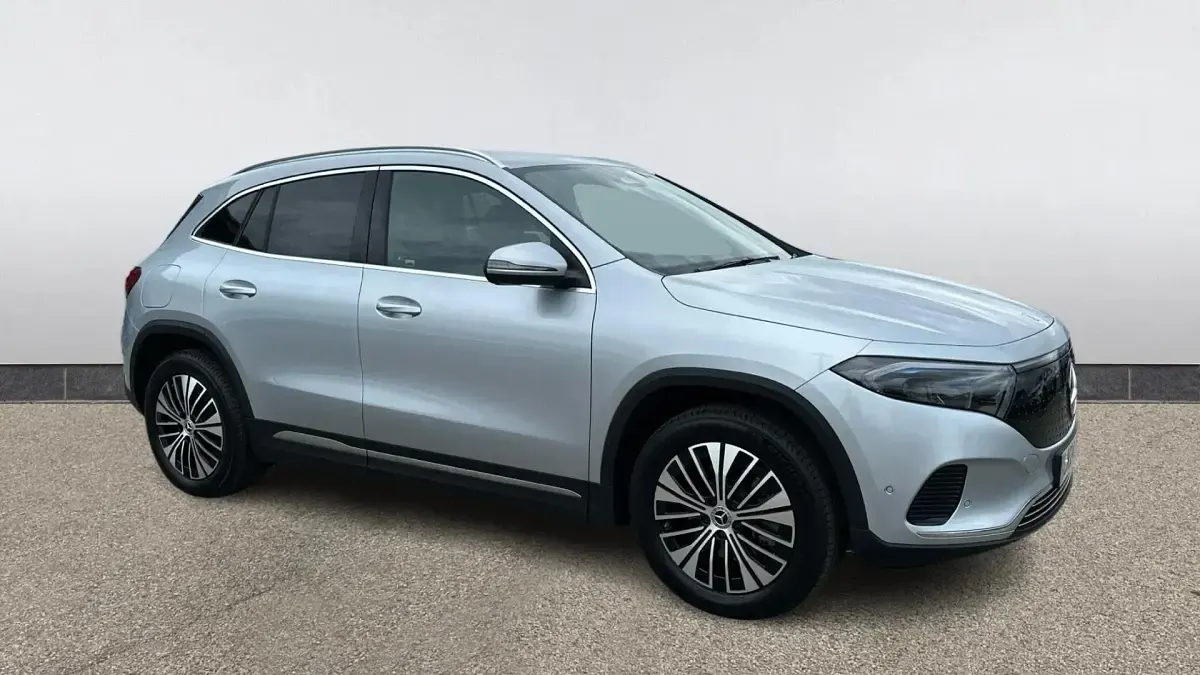 Begagnad Mercedes EQA250+ Night 139 kW (190 HK) 2024 Silver SUV