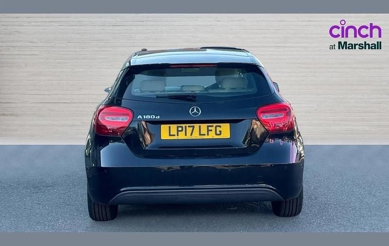 Used Mercedes A180 Executive 107 HP (78 kW) 2017 Black Hatchback