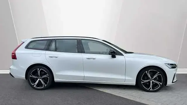 Usado Volvo V60 Plus 161 HP (118 kW) 2023 Carrinha