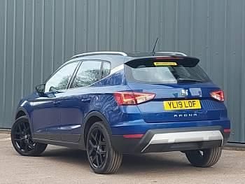 Używany Seat Arona XCELLENCE Lux 115 KM (84 kW) 2019 Niebieski SUV