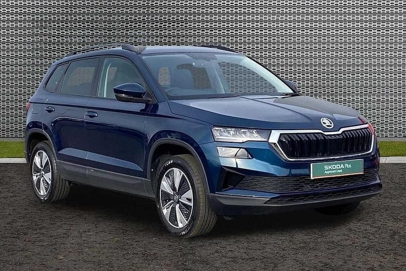 Petrol blue metallic Used 2023 Skoda Karoq SE Drive SUV | £17,202 (Good price) - Image 1/4