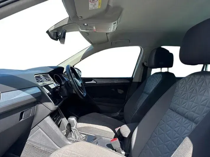 Używany VW Tiguan Life 150 KM (110 kW) 2022 Srebrny SUV