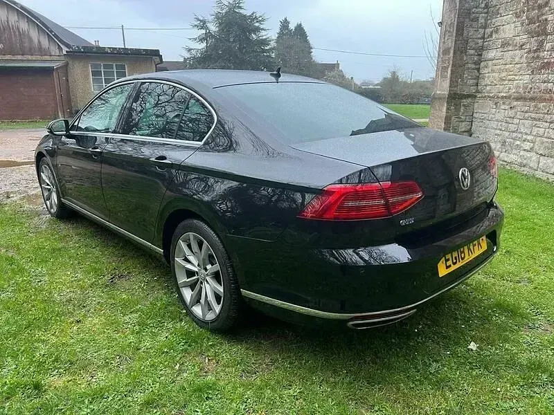 Second-hand VW Passat Advance 218 CP (160 kW) 2018 Negru Berlinǎ
