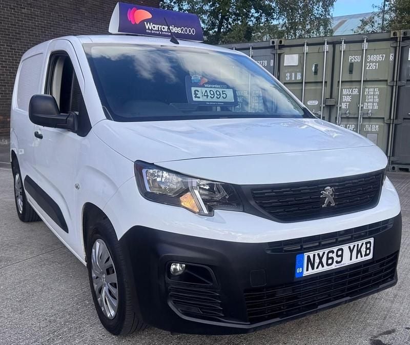 White Used 2019 Peugeot Partner MPV | £4,995 (Fair price) - Image 1/4