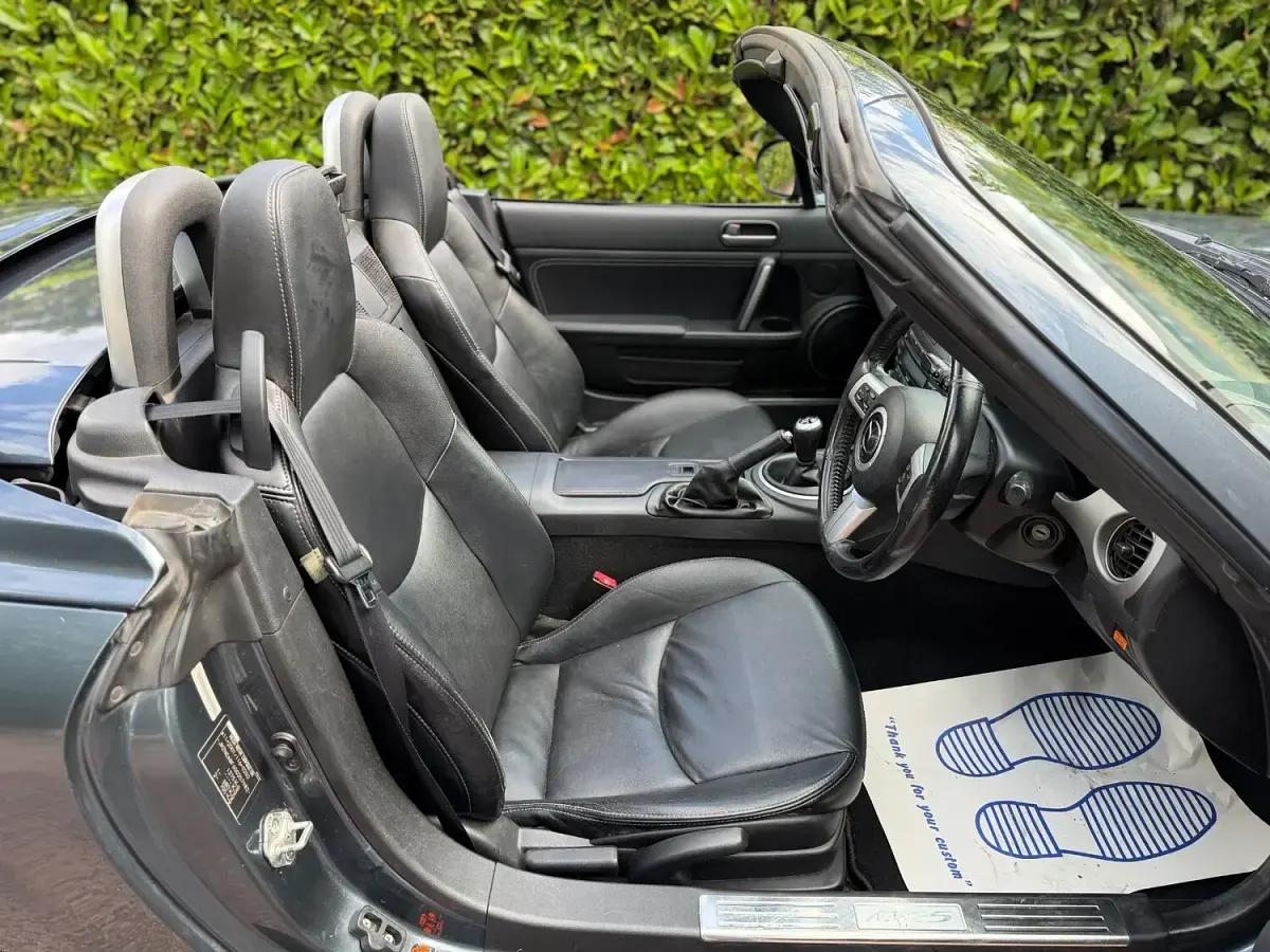 Used Mazda MX5 Inclusive 160 HP (117 kW) 2012 Grey Cabriolet