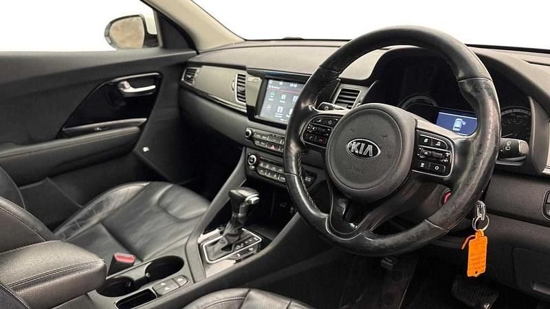 Used Kia Niro 141 HP (103 kW) 2018 White SUV