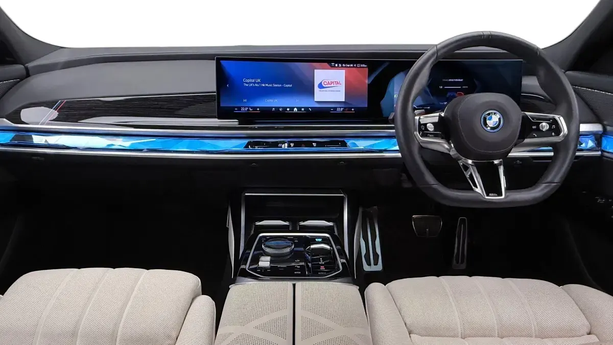 Usado BMW i7 M Sport 330 kW (449 CV) 2024 Azul Berlina