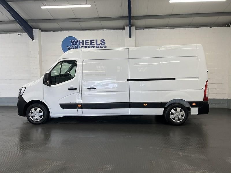 Używany Renault Master Business 2023 Biały Minivan