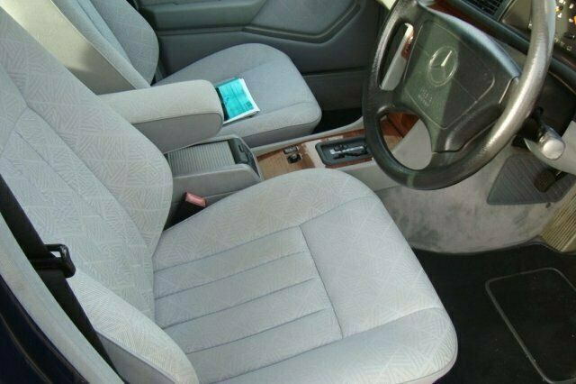 Begagnad Mercedes E200 Classic 1995 Sedan