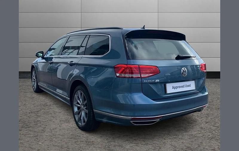 Begagnad VW Passat R-line 150 HK (110 kW) 2018 Blå Kombi