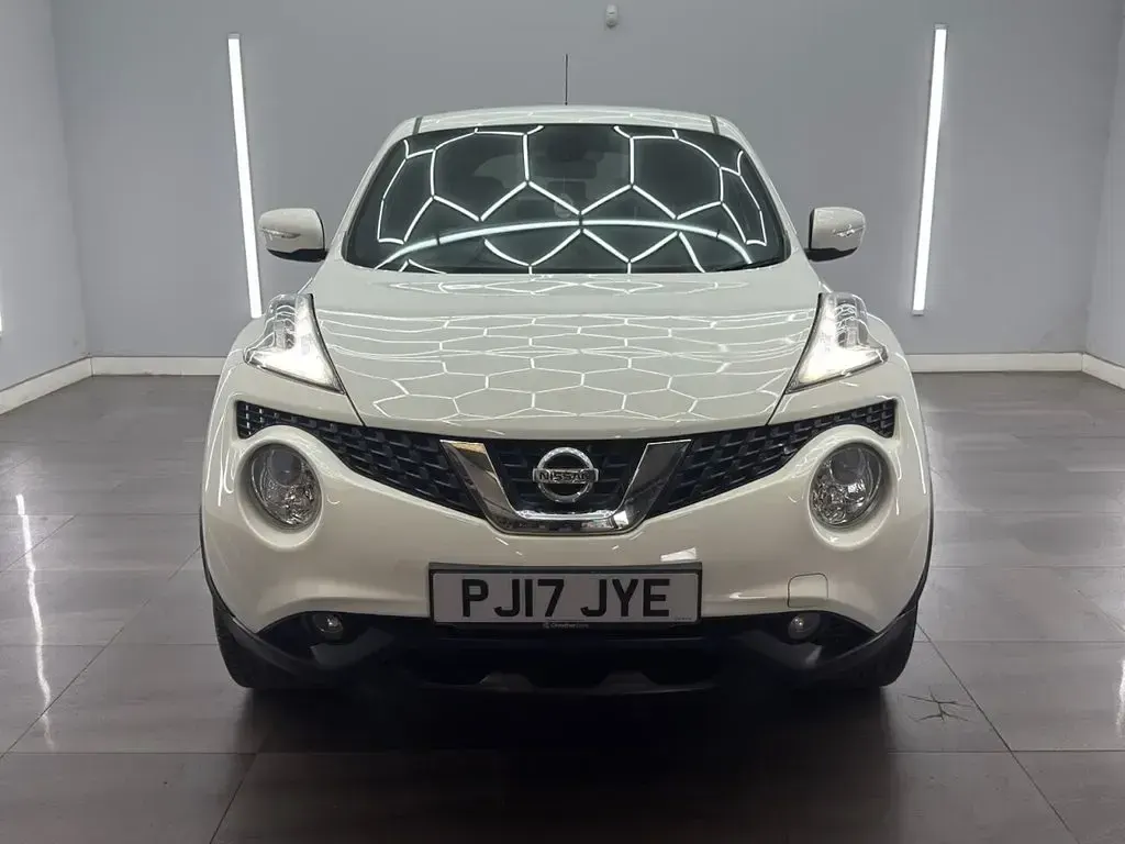 Used Nissan Juke N-Connecta 110 HP (80 kW) 2017 White SUV
