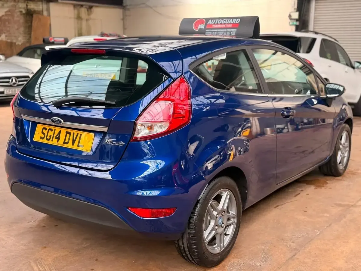 Used Ford Fiesta Zetec 82 HP (60 kW) 2014 Blue Hatchback
