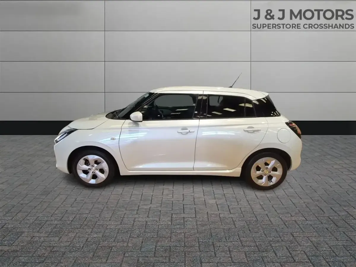 Used Suzuki Swift 82 HP (60 kW) 2025 White Hatchback