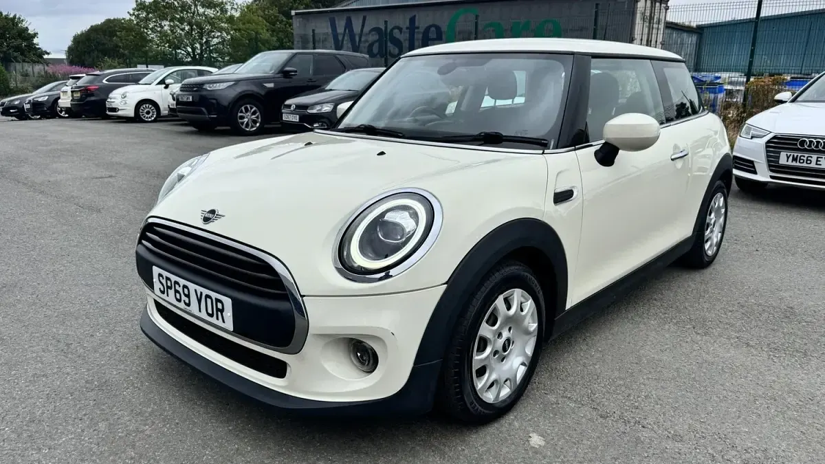 Used Mini ONE Classic 2019 White Hatchback