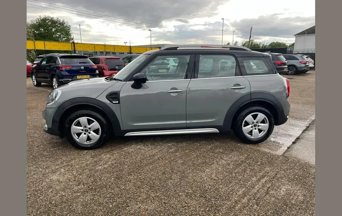 Używany Mini Cooper Countryman 134 KM (98 kW) 2017 Szary SUV