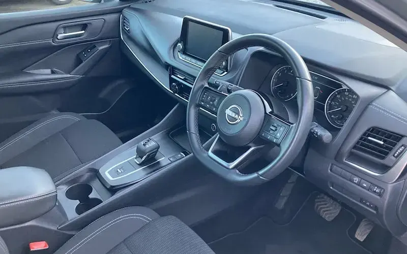Used Nissan Qashqai Acenta Premium 158 HP (116 kW) 2022 Silver SUV