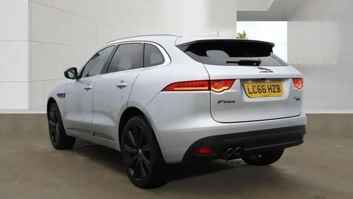 Used Jaguar F-Pace R-Sport 180 HP (132 kW) 2016 Silver SUV
