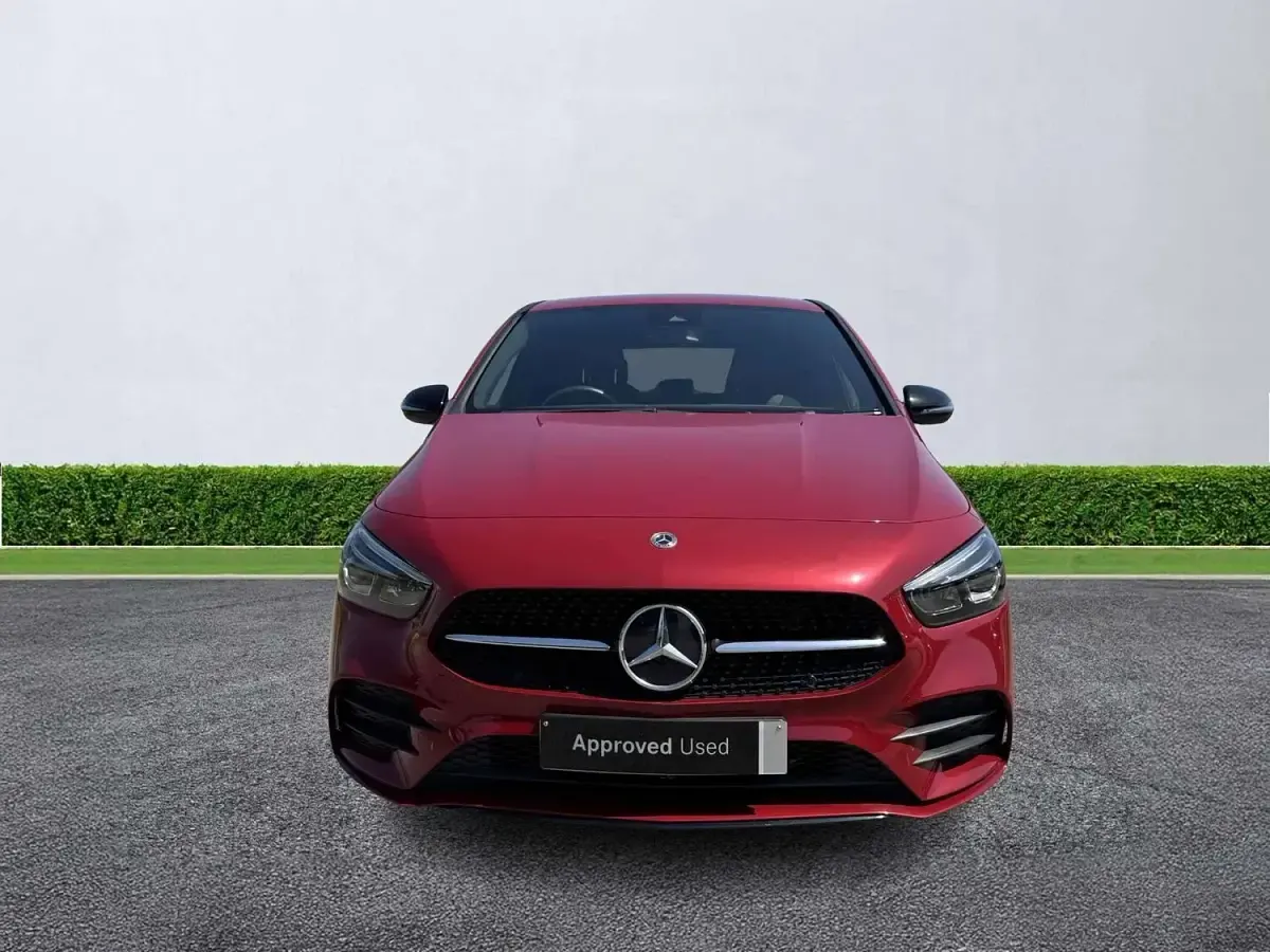 Used Mercedes B200 Executive 2022 Red Hatchback