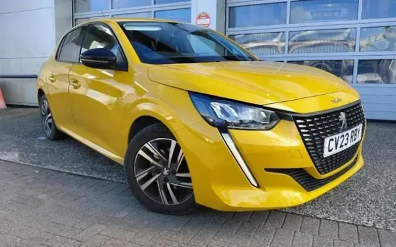 Used Peugeot 208 Allure+ 102 HP (75 kW) 2023 Hatchback