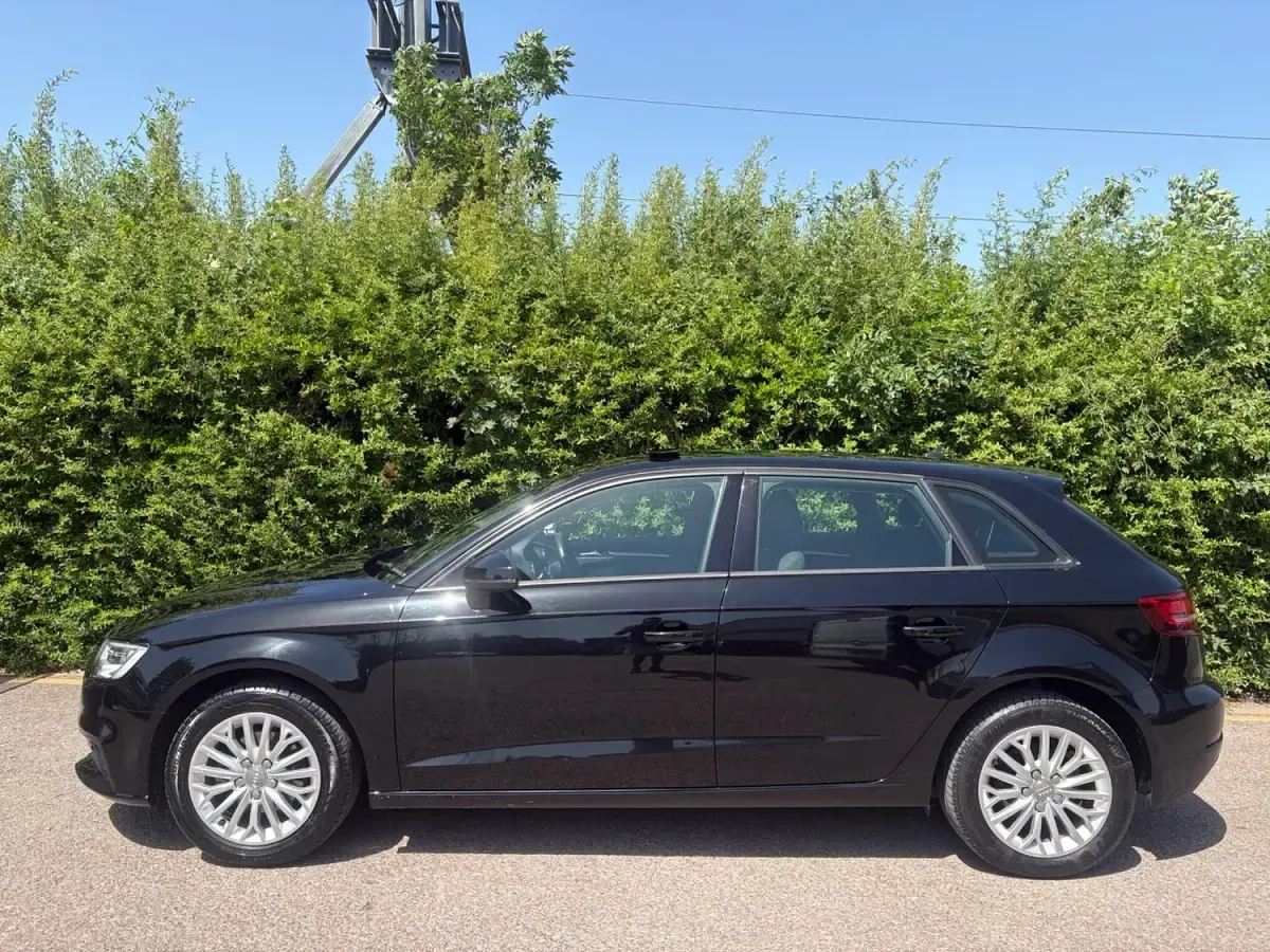 Used Audi A3 Sportback Comfort 2018 Black Hatchback