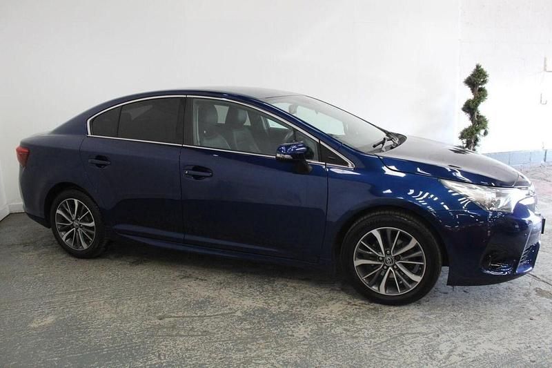 Used Toyota Avensis Business Edition 112 HP (82 kW) 2016 Blue Sedan
