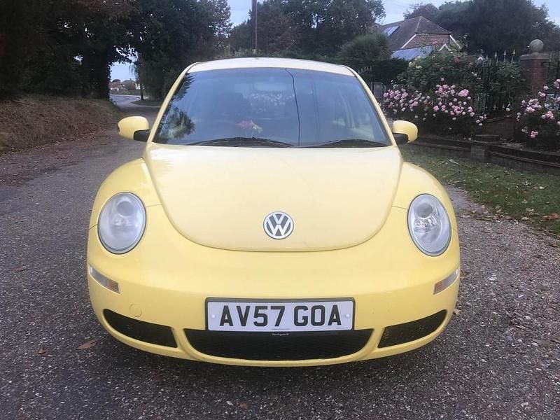 Used VW Beetle 102 HP (75 kW) 2007 Yellow Hatchback