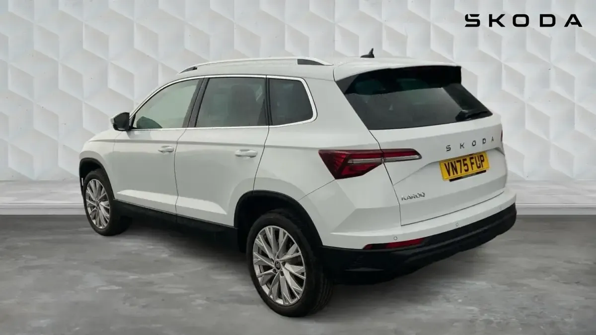 Usado Skoda Karoq SE L 150 CV (110 kW) 2026 Blanco SUV
