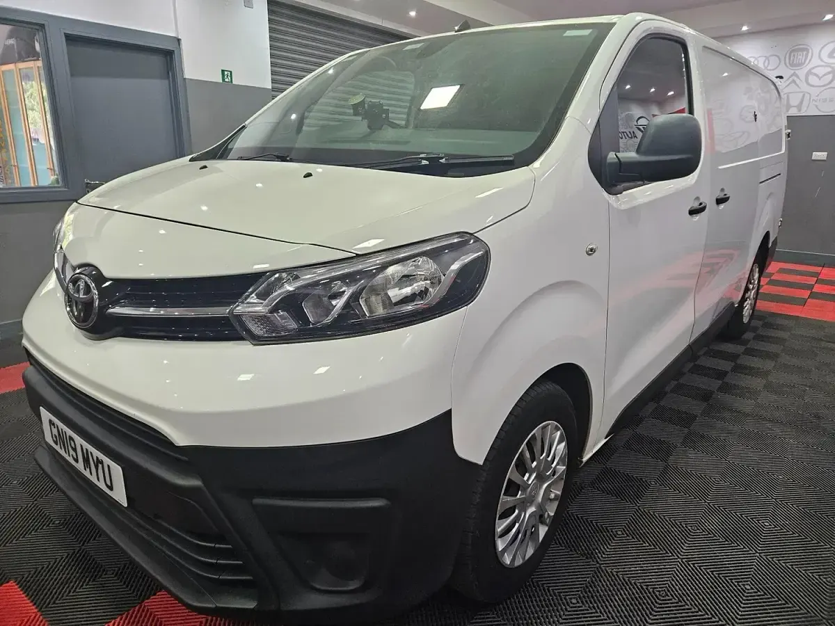 Used Toyota Proace 2019 White MPV