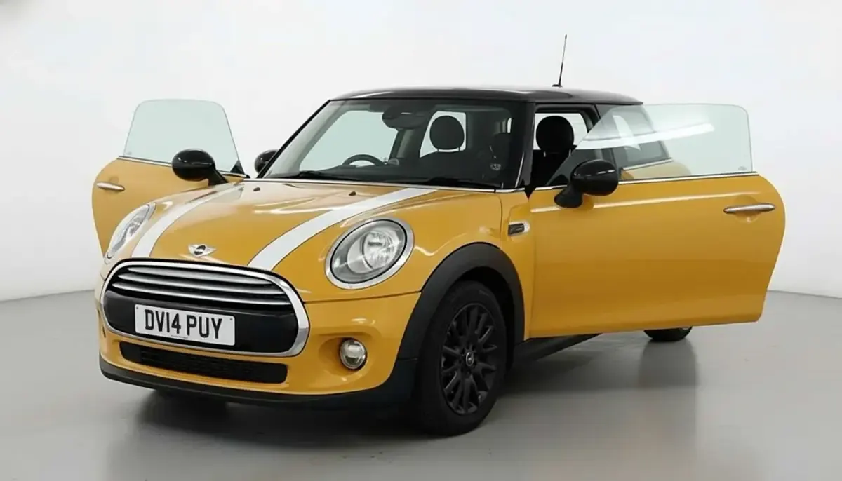 Usado Mini Cooper Hatch 136 HP (100 kW) 2014 Laranja Citadino