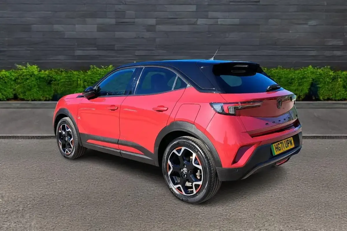 Second-hand Vauxhall Mokka SRi 98 kW (134 CP) 2022 Roșu SUV