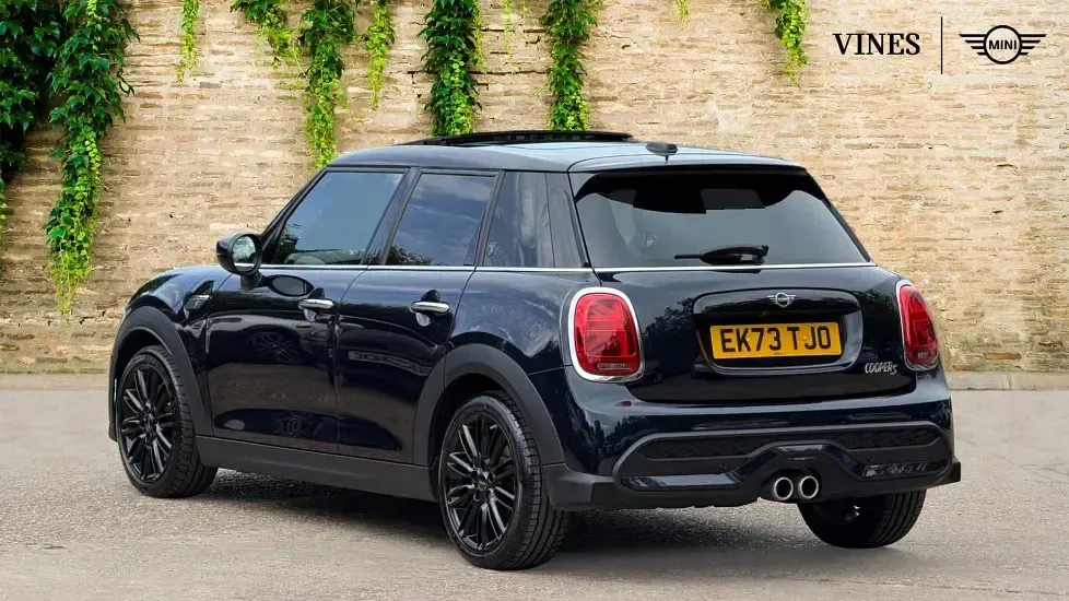 Used Mini Cooper S Exclusive 176 HP (129 kW) 2023 Black Hatchback